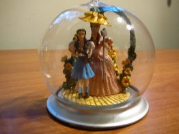 Wizard of OZ-  Dorothy and Glinda - christmas ornament - $15.0000
