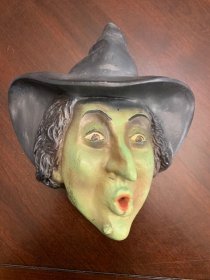 Rare Wicked Witch Oz string holder from 1950s in mint condition.