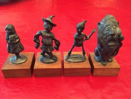4 Wizard of Oz figurines