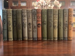 Complete set of 14 Frank Baum Oz books with color plates. Each books is 75+years old. - $2000.0000