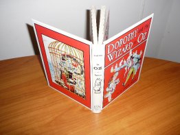 Dorothy and the Wizard of Oz  - Reilly & Lee - White cover edition (Tall) - $50.0000