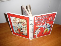 Dorothy and the Wizard of Oz  - Reilly & Lee - White cover edition (Tall) - $30.0000