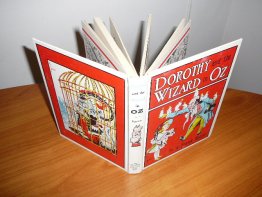 Dorothy and the Wizard of Oz  - Reilly & Lee - White cover edition (Tall) - $45.0000