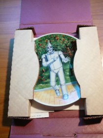 Tin Woodman collectible plate by Knowles CO with certificate of authenticity in original box. store in the box from 1970s. - $30.0000