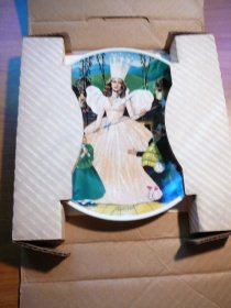 Glinda of Oz collectible plate by Knowles CO in original box. store in the box from 1970s. - $30.0000