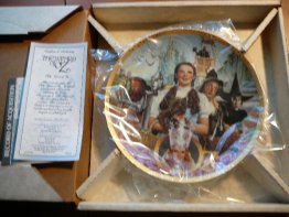 50 years of Oz collectible large plate with 24K gold by Hamilton collection with certificate of authenticity in original box. store in the box from 1989. - $120.0000