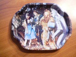 Small Wizard of Oz tray. Size 6 by 9 inches - $5.0000