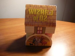 Wizard of Oz set of  hand lotion, cream, cologne and bubble Bath from 1976. (unopened) - $50.0000