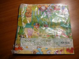 Wizard of oz gift wrap papers . Sold 4/06/2010 - $5.0000