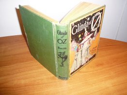 Glinda of Oz. 1923 edition (c.1920). Sold 11/24/2010 - $125.0000