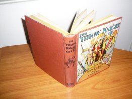 Yellow Knight of Oz. 1st edition with 12 color plates (c.1930). Sold 02/11/2011 - $190.0000