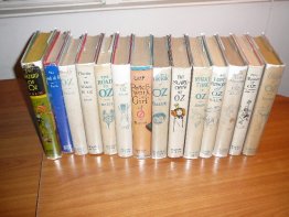 Complete set of 14 Frank Baum Oz books in original dust jackets. 1920 - 1930s printing. Sold 6/18/2010 - $2200.0000