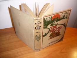 Road to Oz. 1st edition, 4th state. Printed in 1918 (c.1909)
