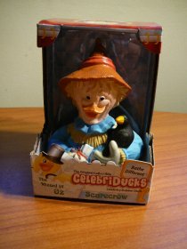 WIZARD OF OZ - Scarecrow  in the box to play in the bath - $30.0000