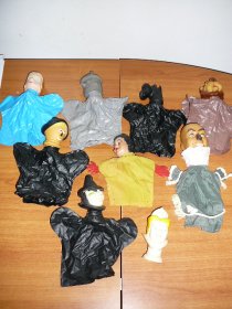 Set of 8 hand puppets from 1960s as shown on page 237 in Oz collectors Treasury. 
