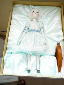 Disney Store Oz China Girl Doll 19" Limited Edition #64/500. Sold 7/11/2013