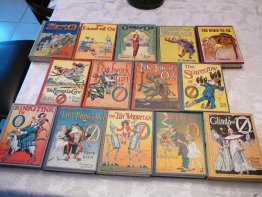 Complete set of 14 Frank Baum Oz books. Post 1935 printing. - $800.0000
